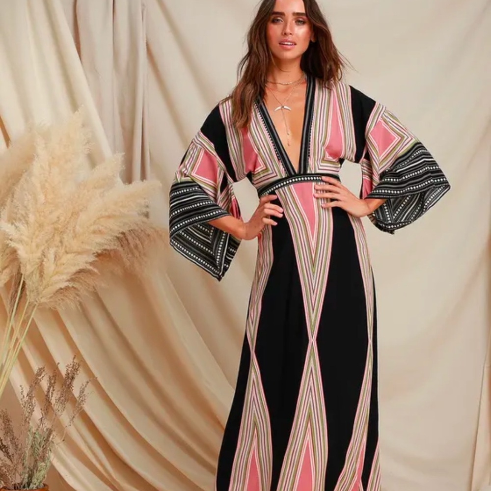 Lulus Montecito black print maxi dress